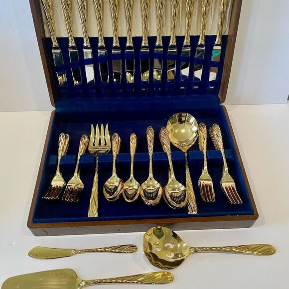 Retroneu 18/0 Japan Gold Tone Stainless Flatware Twist 66 Piece Serving for 12 - Picture 2 of 12